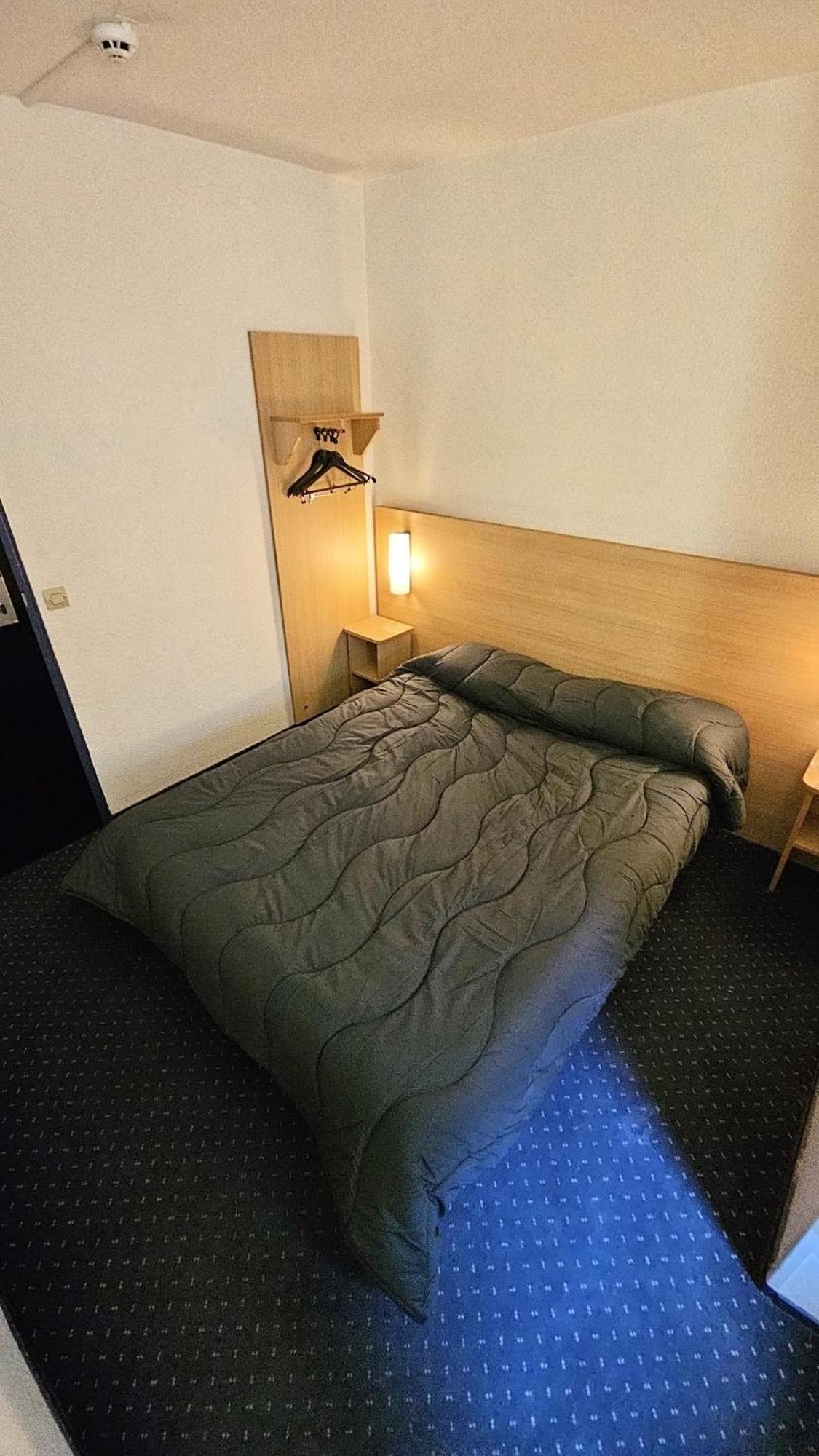 Отель Mister Bed Lomme Лилль Экстерьер фото